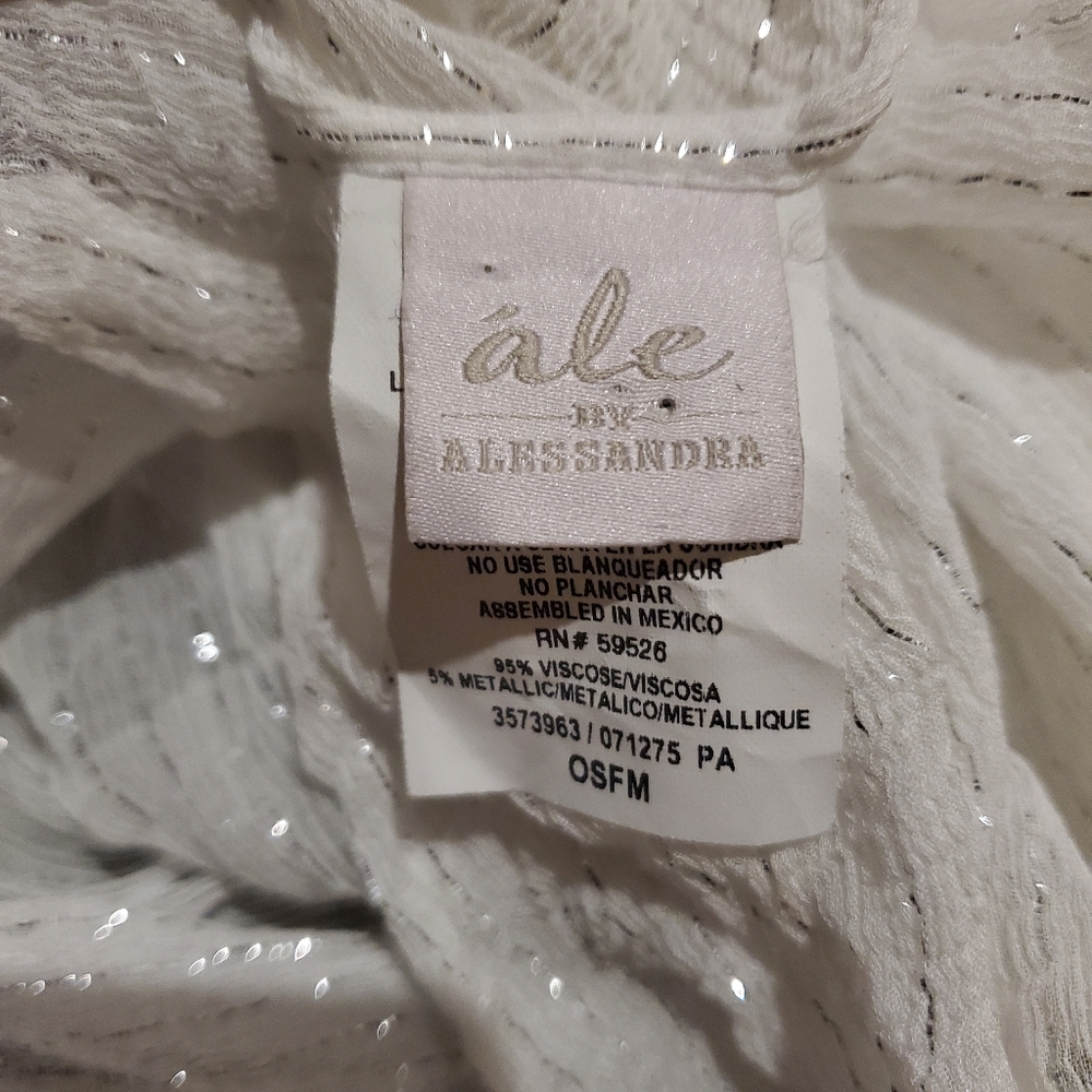 ALE BY ALESSANDRA Treasure Chest Lurex White Metallic Coverup - Picture 7 of 7